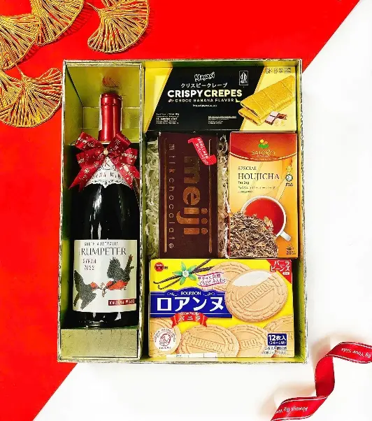 Hộp quà Tết 2026 HQ260561 – Rượu vang Trumpiter, Bánh quy BourBon, Bánh Crispy Crepes