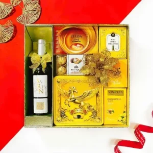 Hộp quà Tết 2026 HQ260574 – Rượu vang Sarian, Bánh Luckysun, Kẹo Mini Toffy
