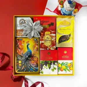 Hộp quà Tết 2026 HQ260608 – Bánh quy Luckysun, Kẹo Reina Toffee, Socola Belgain