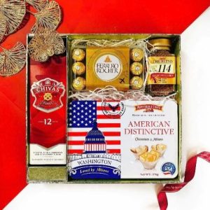 Hộp quà Tết 2026 HQ262233 – Rượu Chivas 12, Bánh quy American Distinctive, Socola Ferrero Rocher