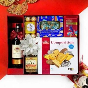 Hộp quà Tết 2026 HQ262626 – Rượu vang Saint Emilion, Bánh Composition, Kẹo Salted Cramel Toffees